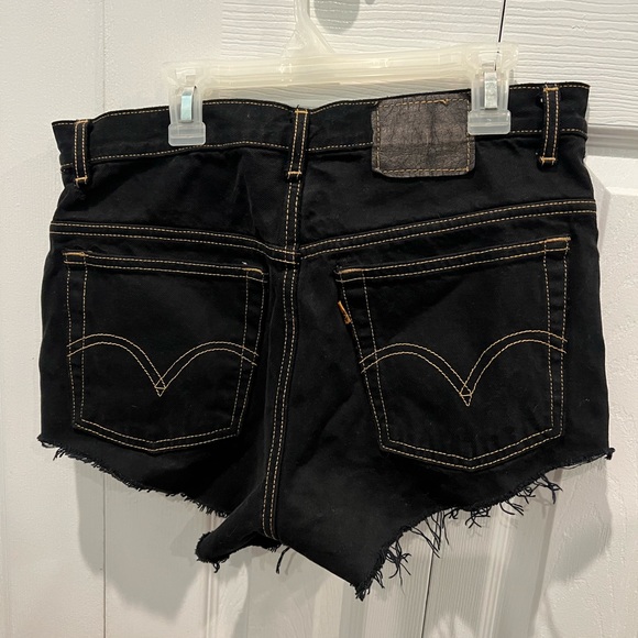 LEVIS SHORTS - Picture 2 of 4